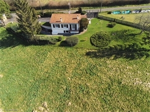 pavillon à la vente -   16260  CELLEFROUIN, surface 119 m2 vente pavillon - UBI460640651